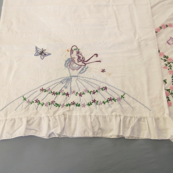 COPY - VTG 50's 60's Pair / Set Pillowcases Hand Embroidered Southern Belles - Picture 2 of 4